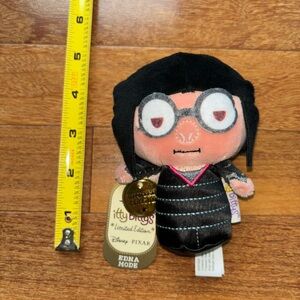 Hallmark,  Limited Edition Itty Bitty. Disney Pixar Edna Mode plush